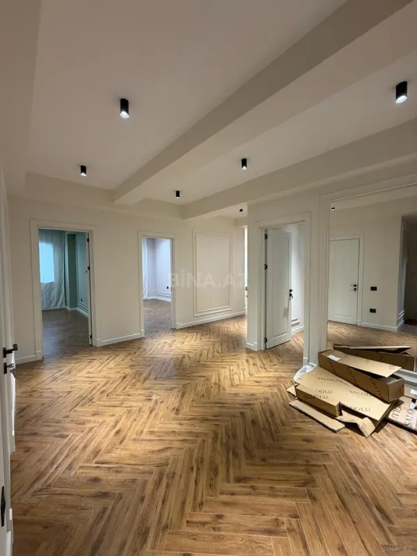 Kirayə verilir 3 otaqlı mənzil 180 m²