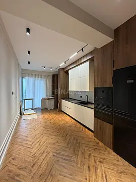 Kirayə verilir 3 otaqlı mənzil 180 m²