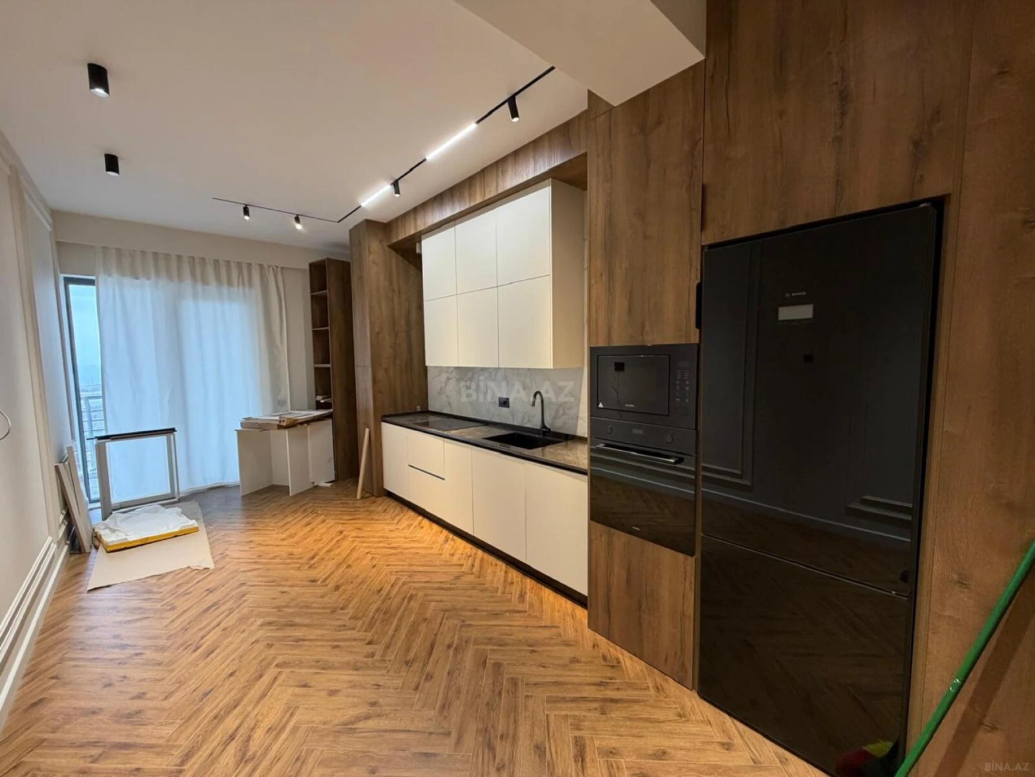Kirayə verilir 3 otaqlı mənzil 180 m²