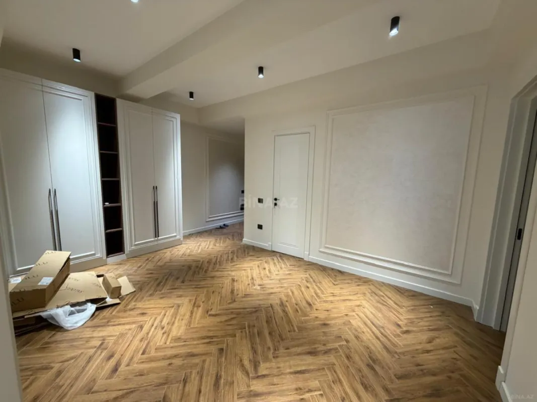 Kirayə verilir 3 otaqlı mənzil 180 m²