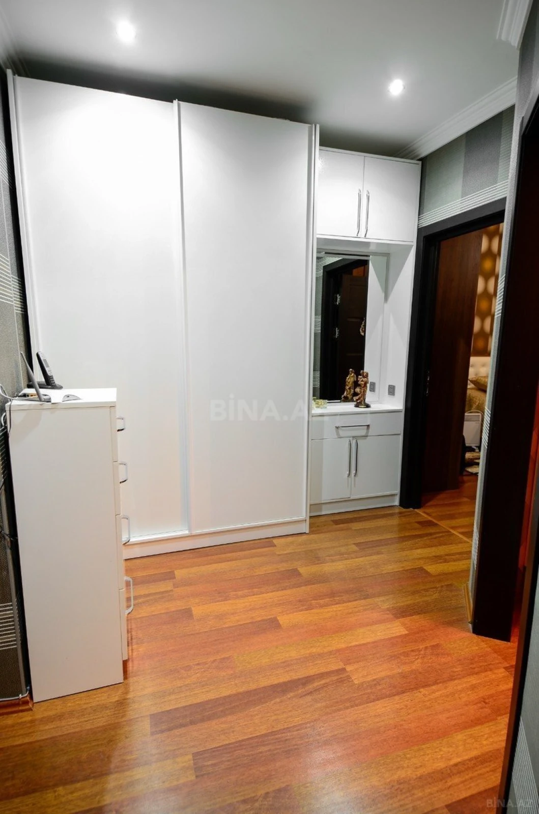Satılır 2 otaqlı mənzil 62 m²