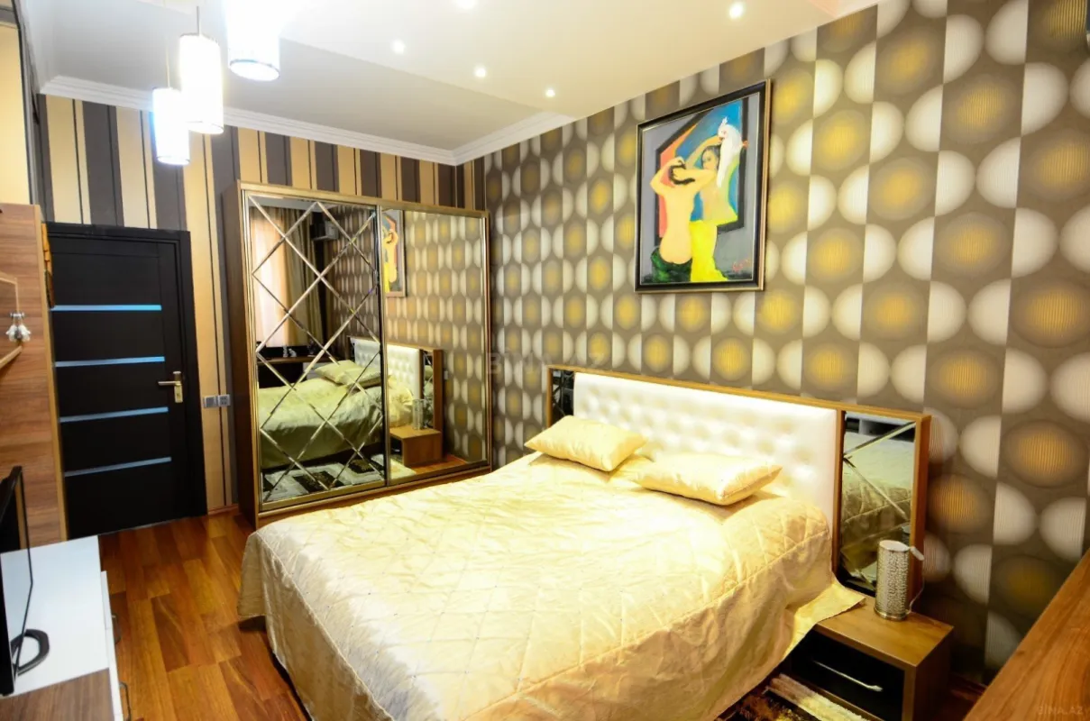 Satılır 2 otaqlı mənzil 62 m²