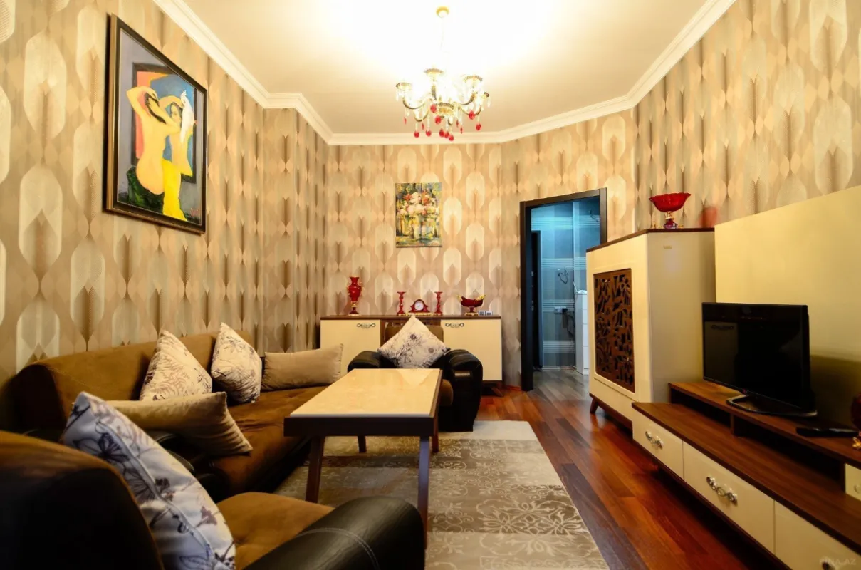 Satılır 2 otaqlı mənzil 62 m²