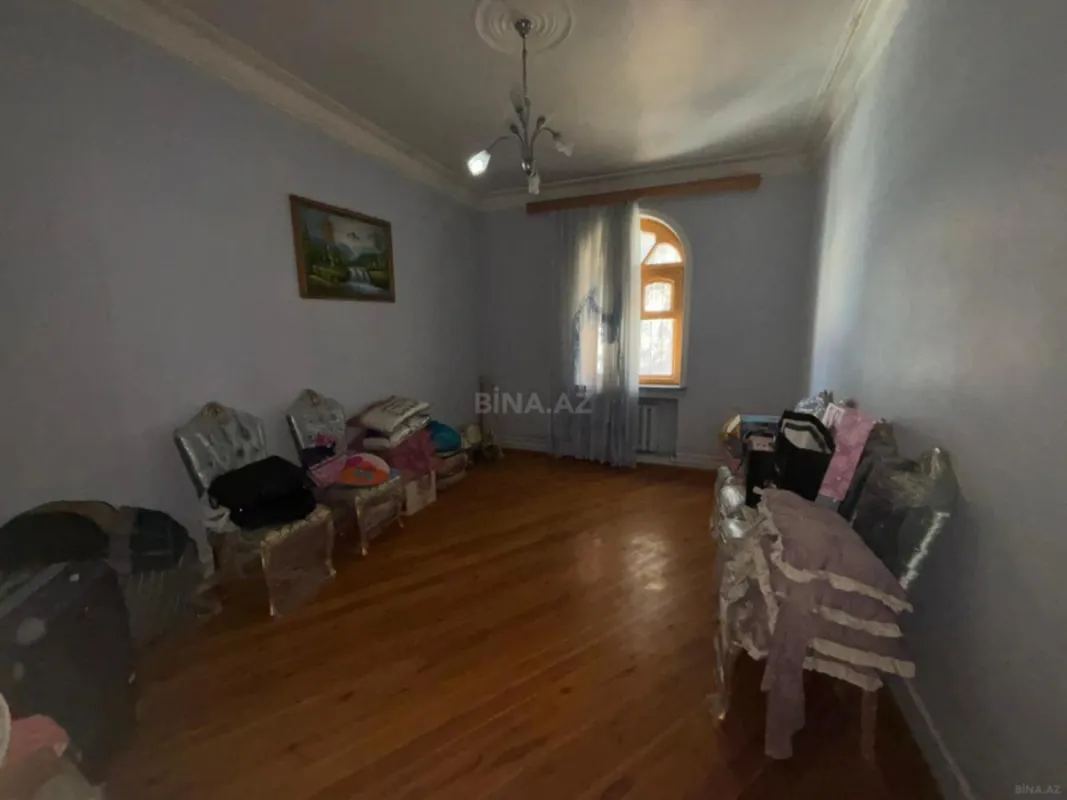 Satılır 10 otaqlı həyət evi 550 m²