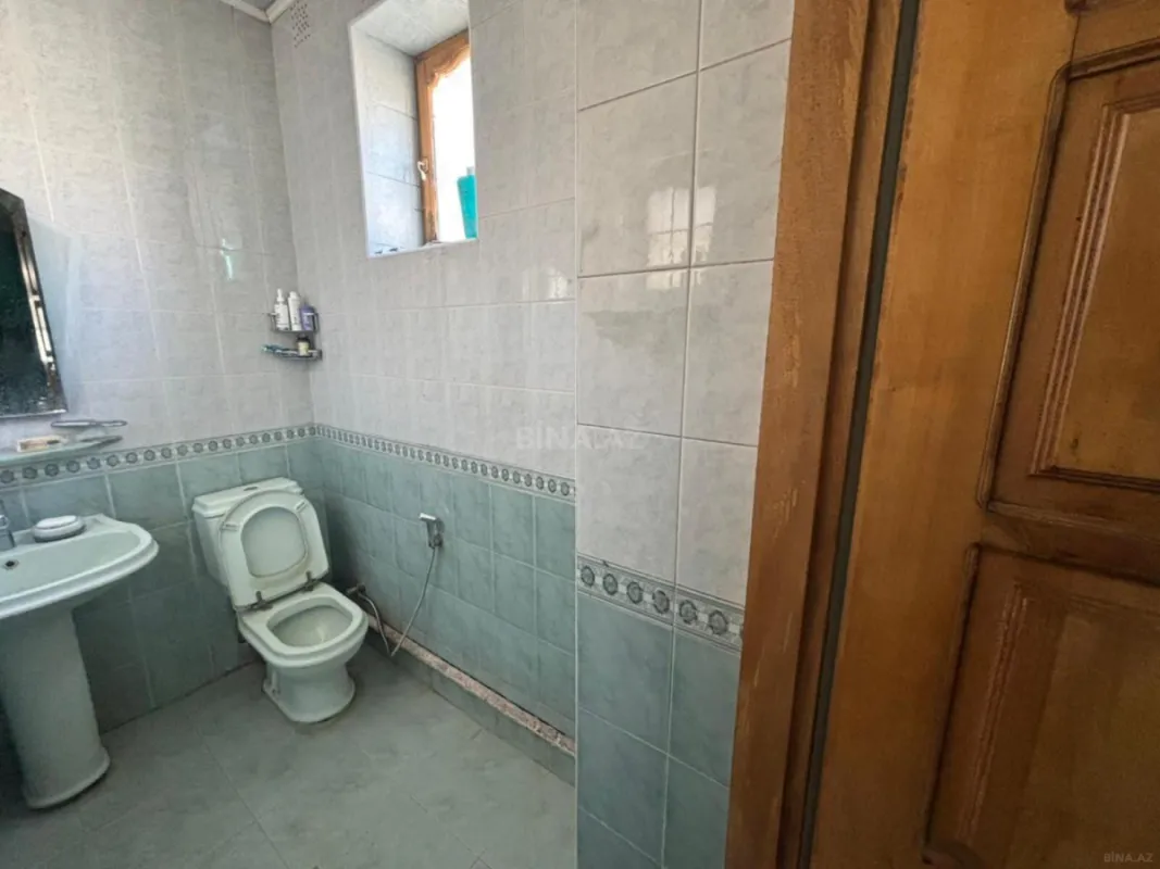 Satılır 10 otaqlı həyət evi 550 m²