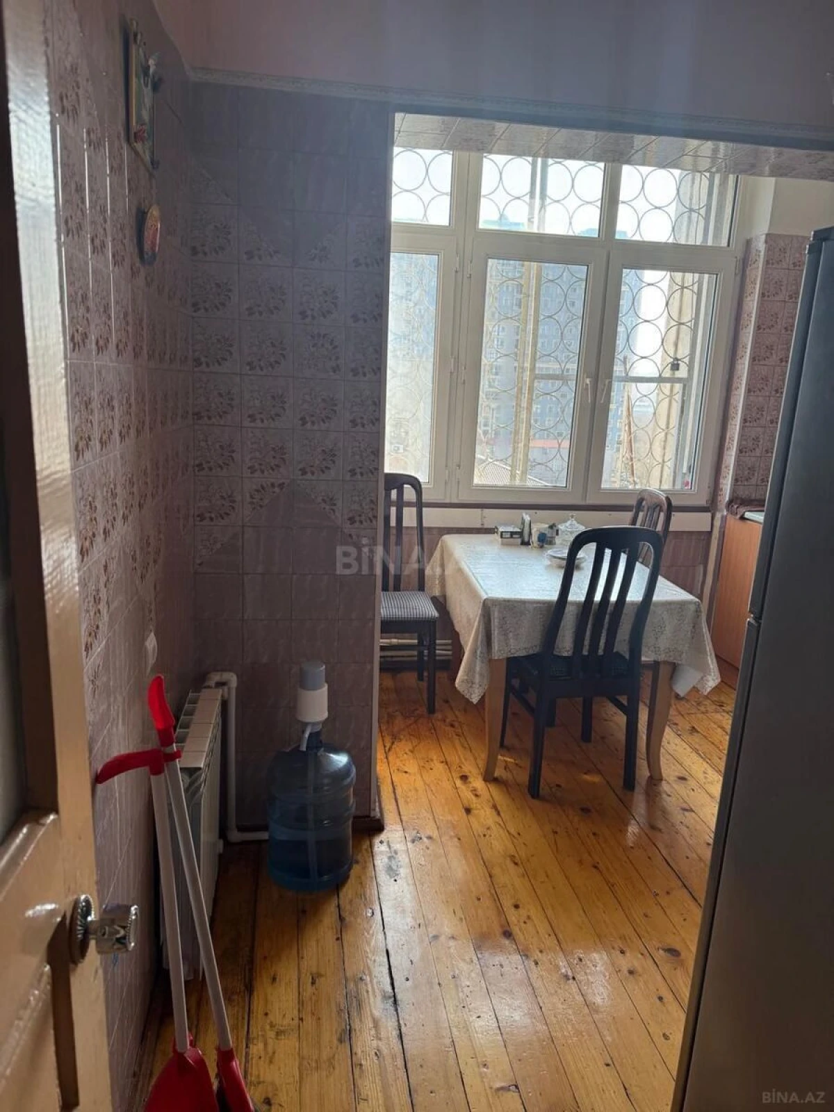 Satılır 4 otaqlı mənzil 120 m²