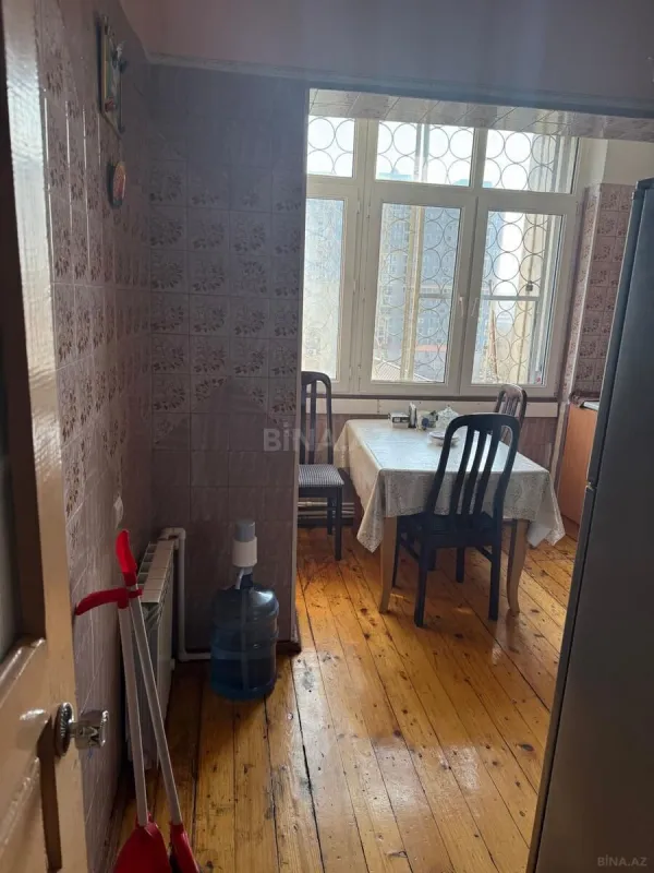 Satılır 4 otaqlı mənzil 120 m²