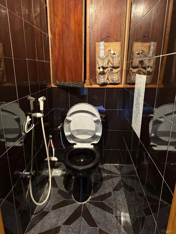 Satılır 4 otaqlı mənzil 120 m²