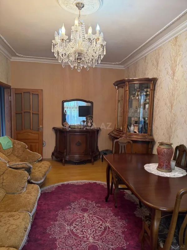 Satılır 4 otaqlı mənzil 120 m²
