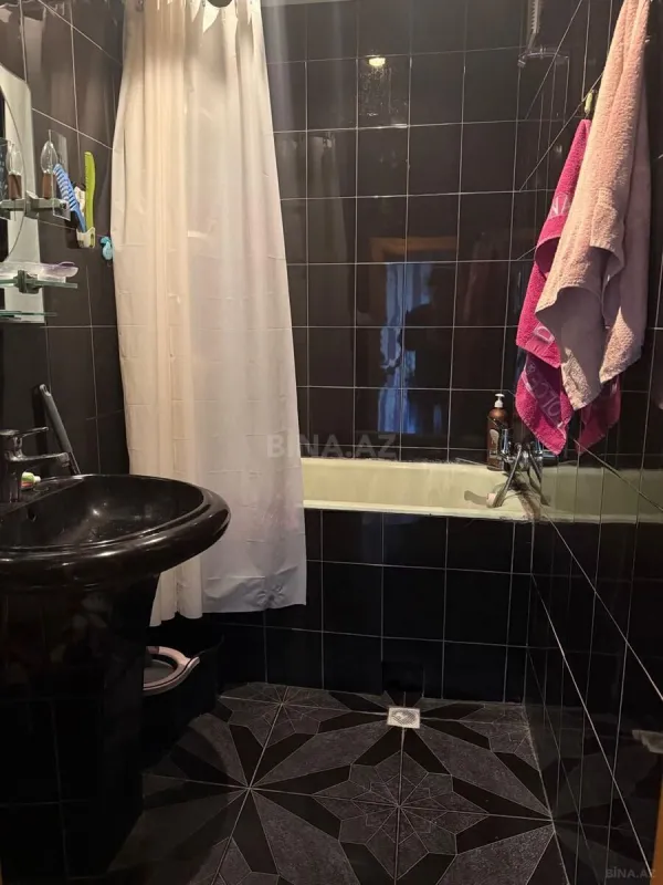 Satılır 4 otaqlı mənzil 120 m²