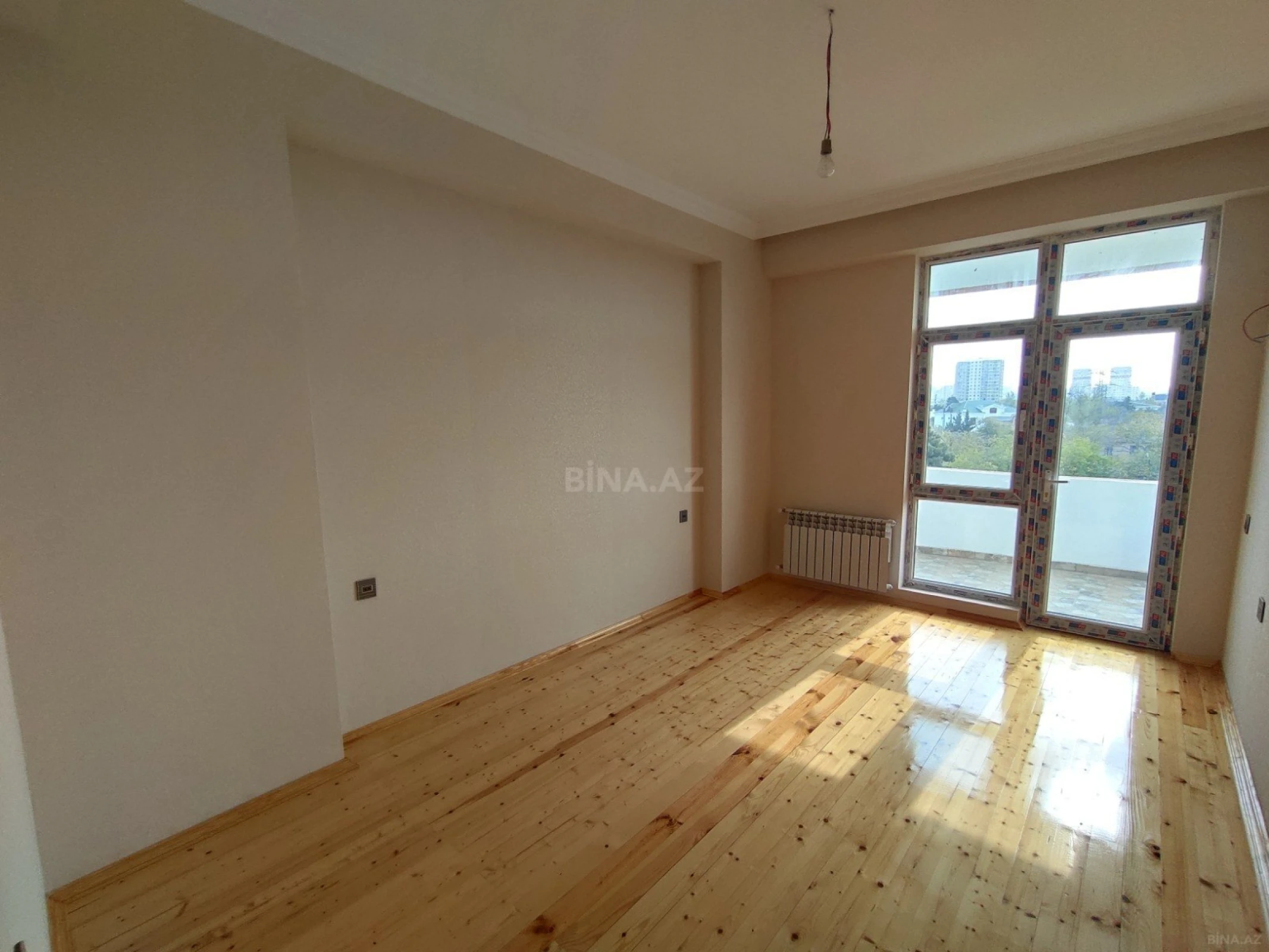 Satılır 3 otaqlı mənzil 115 m²