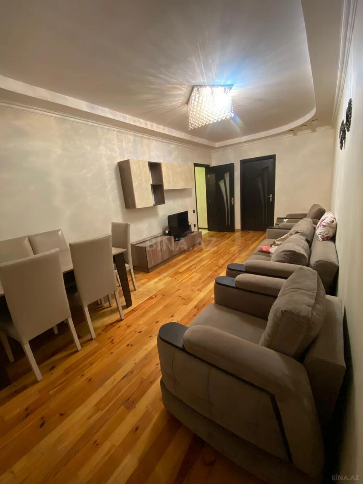 Satılır 2 otaqlı mənzil 75 m²
