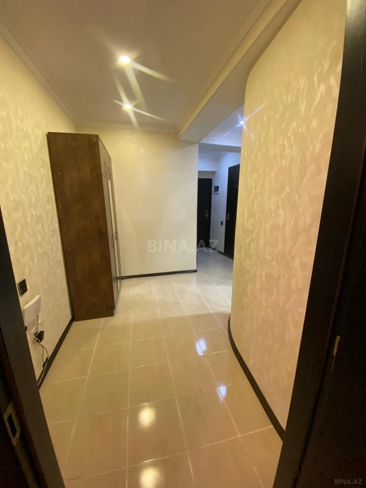 Satılır 2 otaqlı mənzil 75 m²