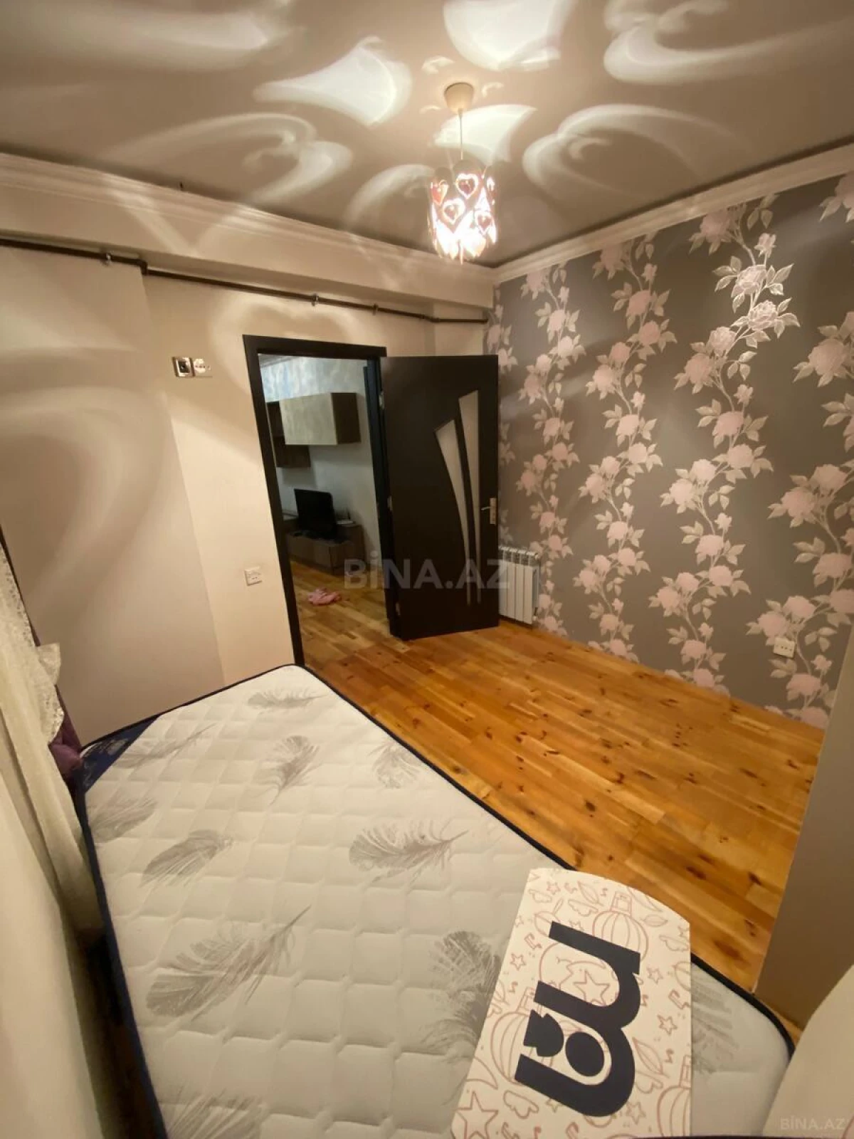 Satılır 2 otaqlı mənzil 75 m²
