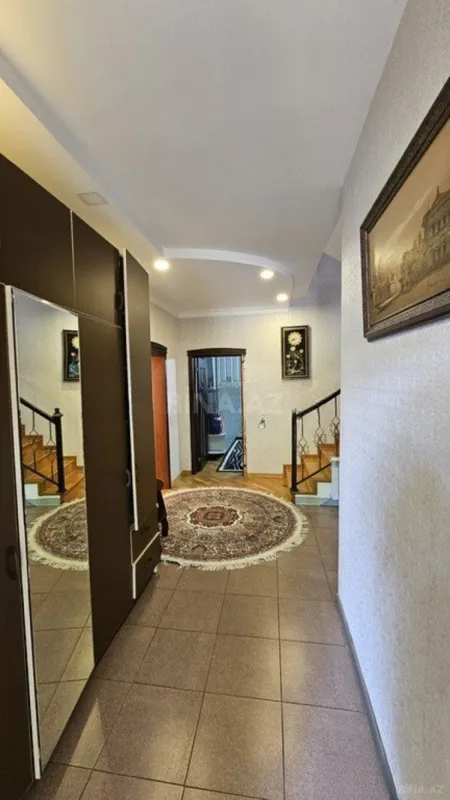 Satılır 7 otaqlı həyət evi 500 m²
