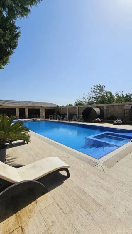 Satılır 7 otaqlı həyət evi 500 m²