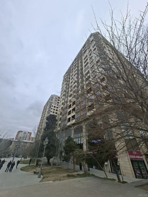 Satılır 1 otaqlı ofis 14 m²