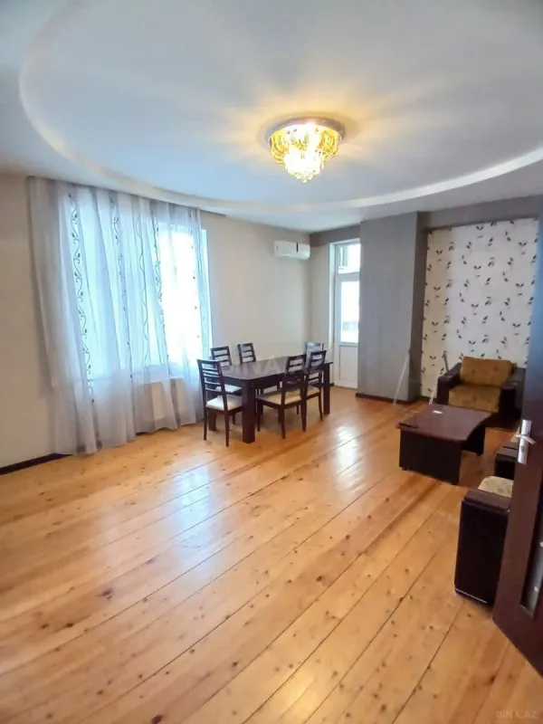 Satılır 2 otaqlı mənzil 96 m²