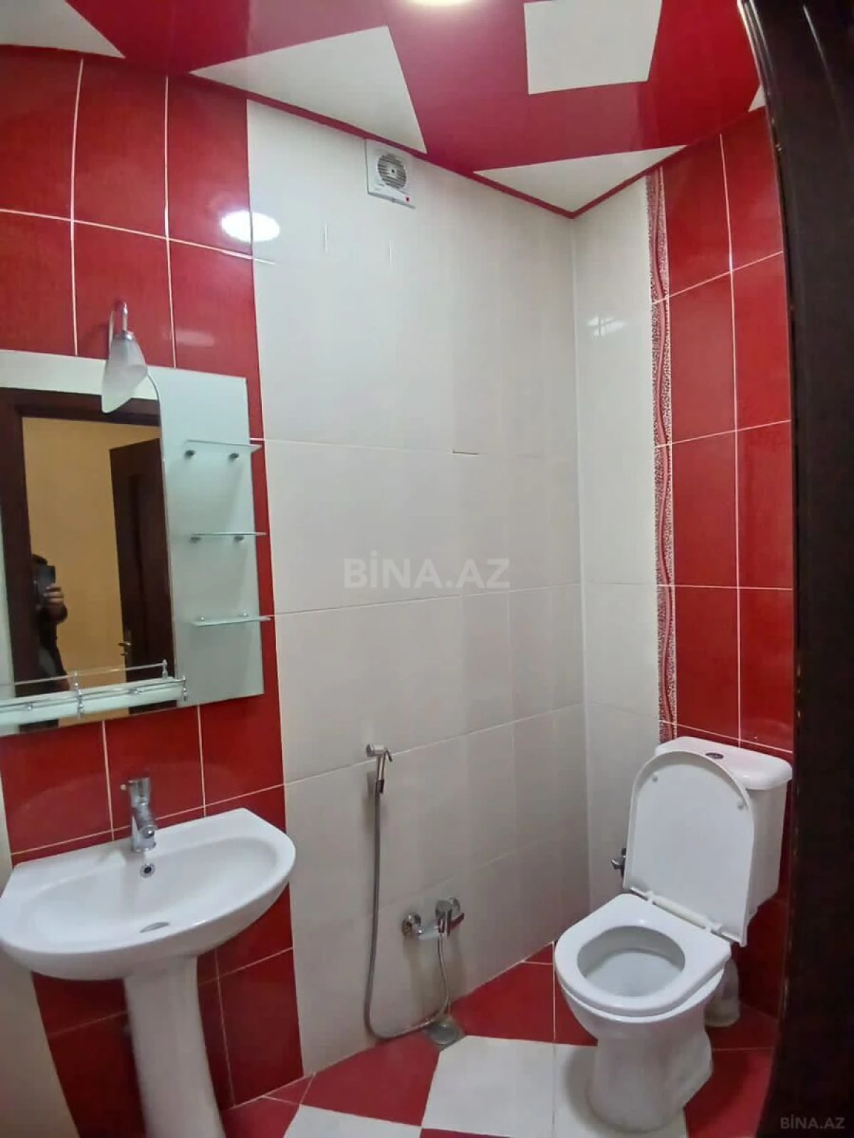 Satılır 2 otaqlı mənzil 96 m²