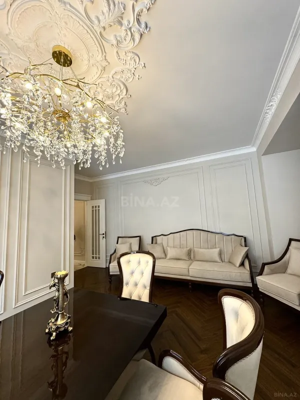 Satılır 3 otaqlı mənzil 149 m²