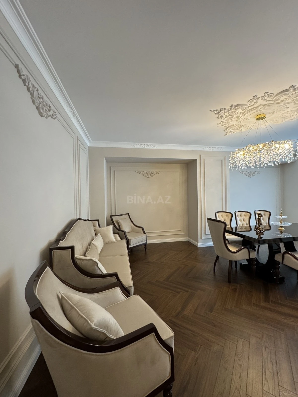 Satılır 3 otaqlı mənzil 149 m²