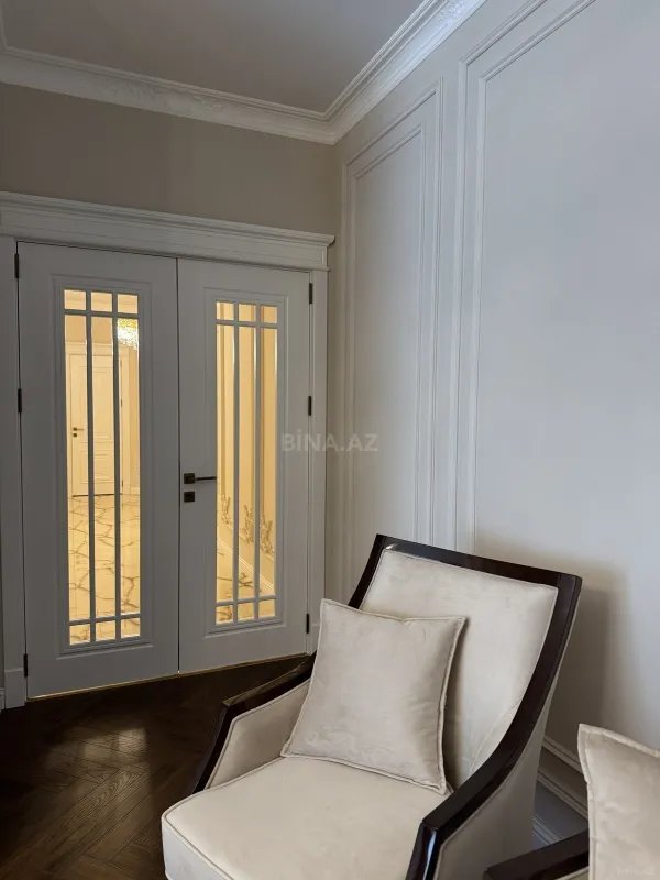 Satılır 3 otaqlı mənzil 149 m²