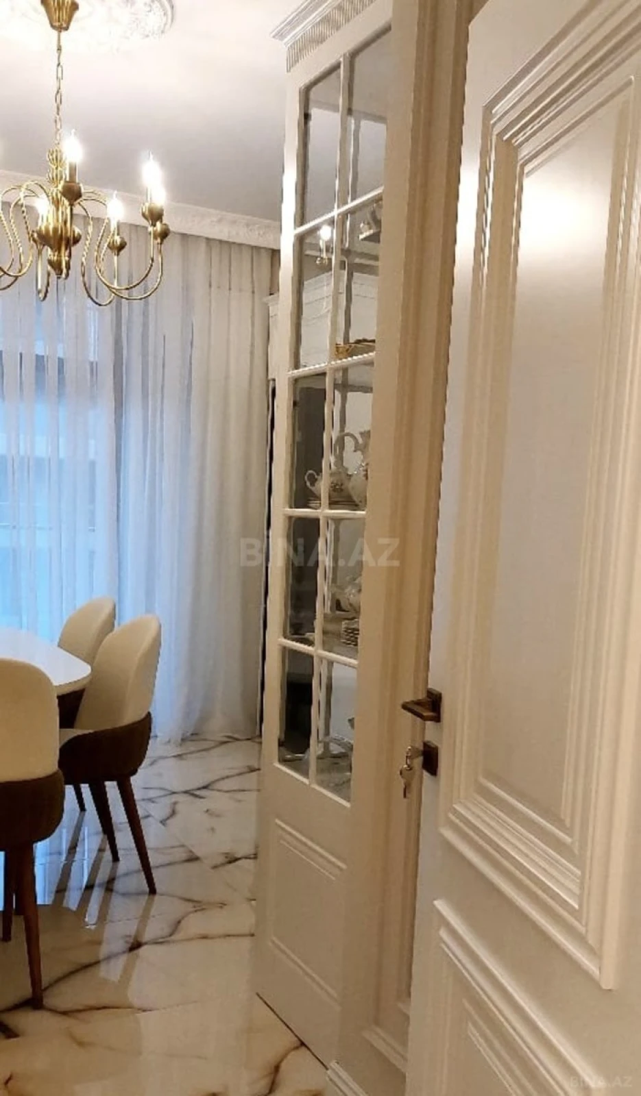 Satılır 3 otaqlı mənzil 149 m²