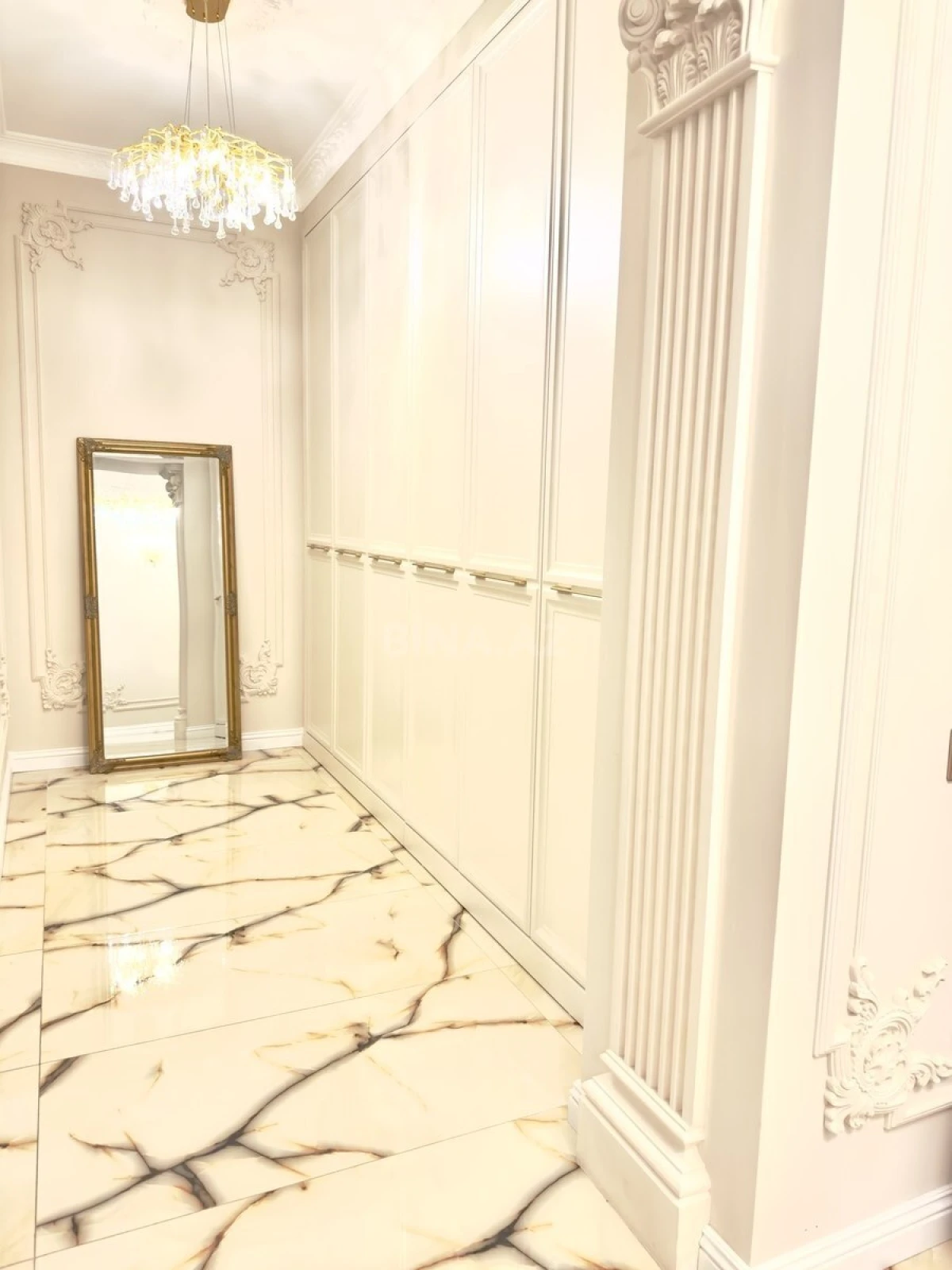 Satılır 3 otaqlı mənzil 149 m²