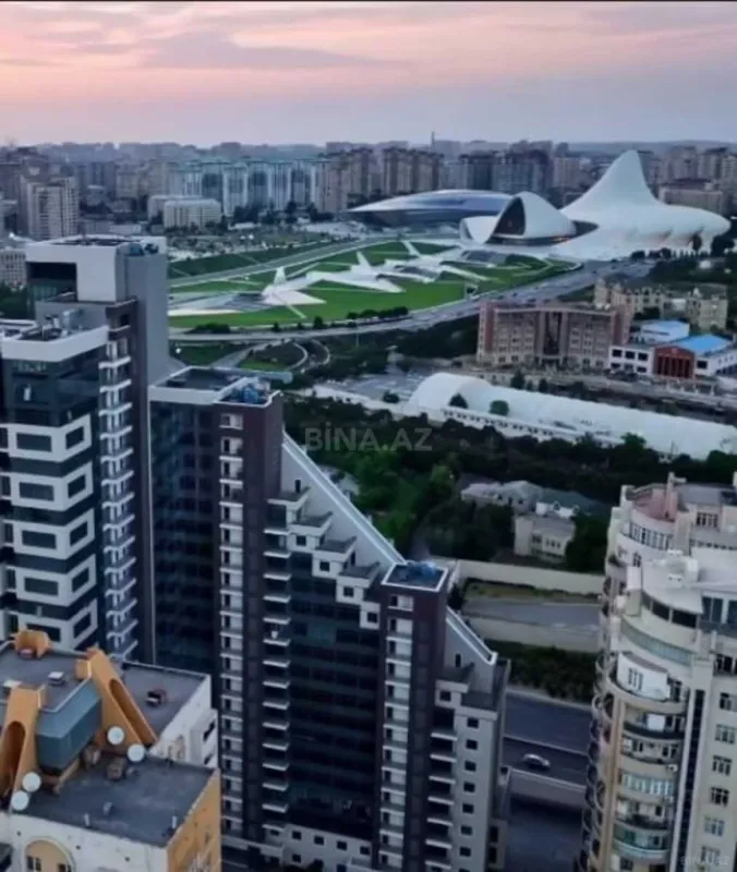 Kirayə verilir 4 otaqlı mənzil 201 m²