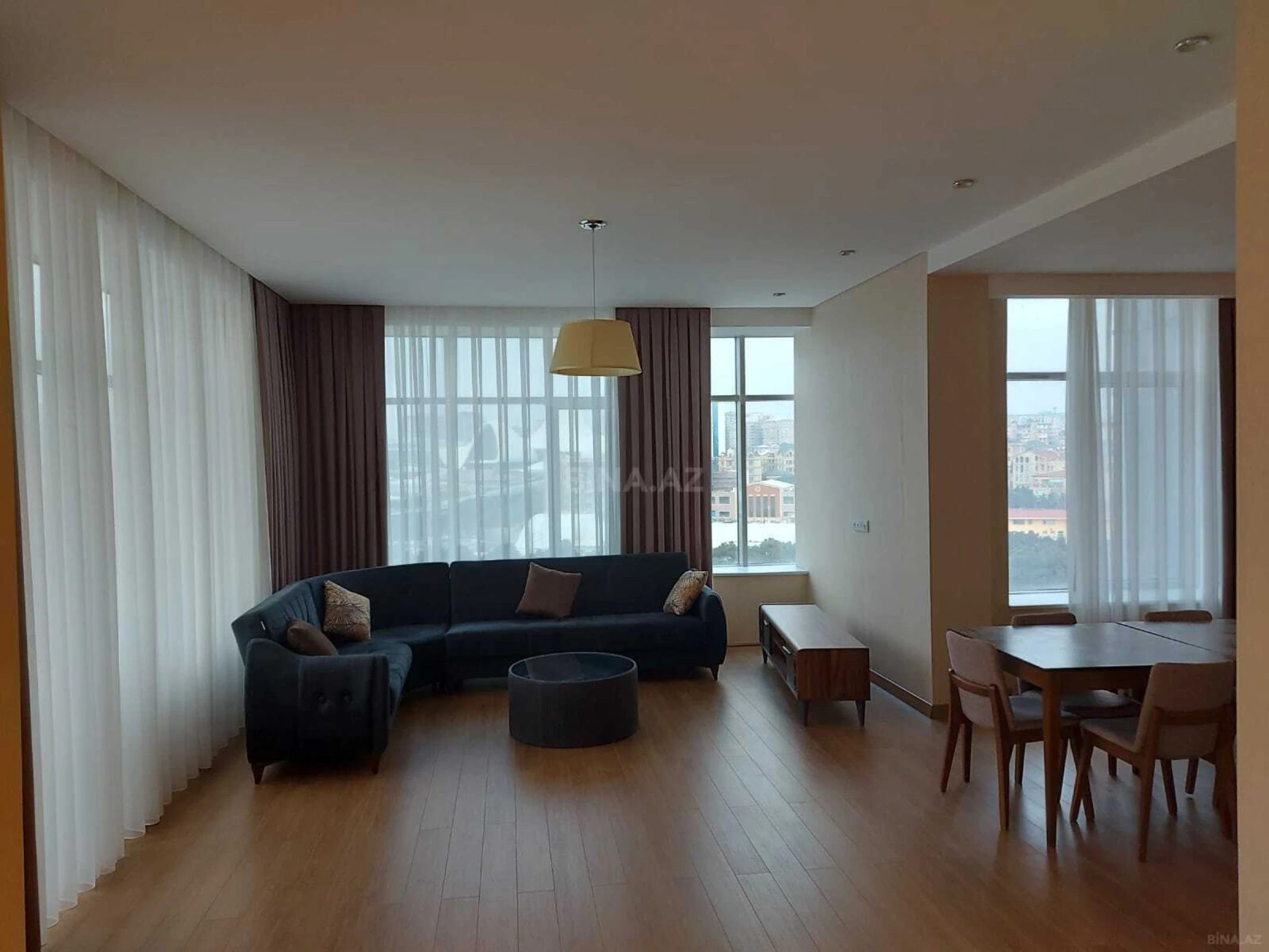 Kirayə verilir 4 otaqlı mənzil 201 m²