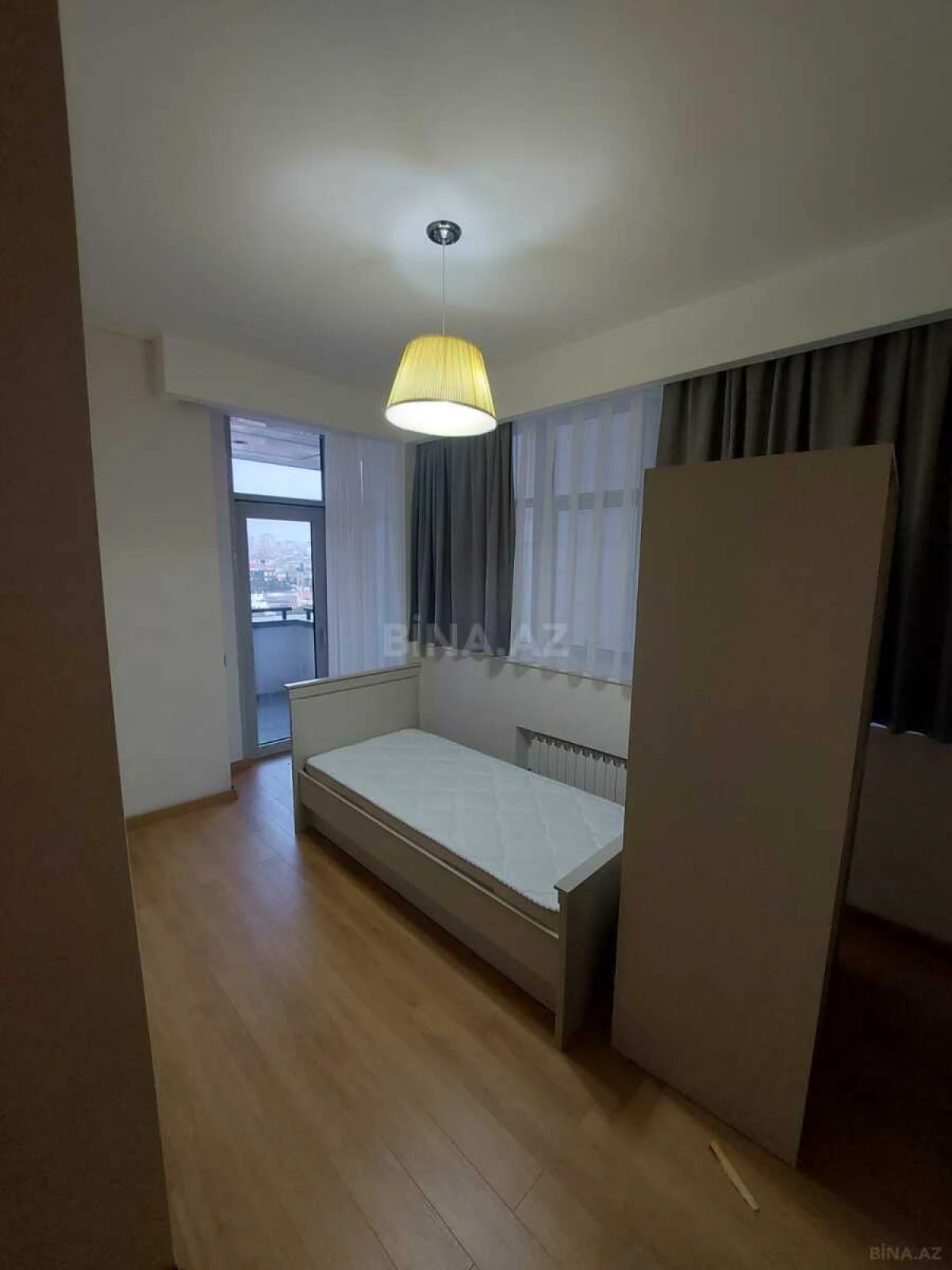 Kirayə verilir 4 otaqlı mənzil 201 m²