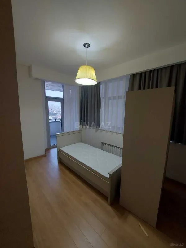 Kirayə verilir 4 otaqlı mənzil 201 m²