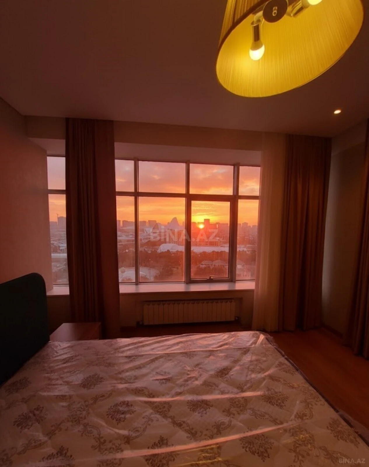 Kirayə verilir 4 otaqlı mənzil 201 m²