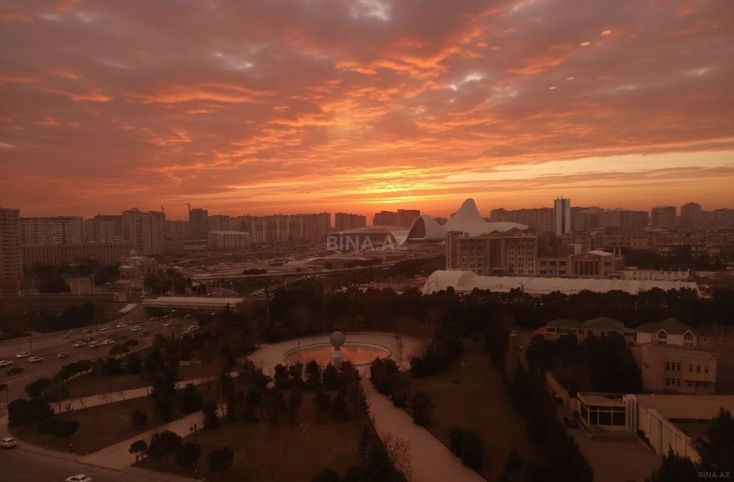 Kirayə verilir 4 otaqlı mənzil 201 m²