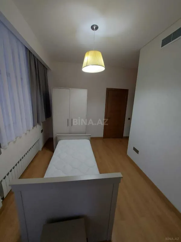 Kirayə verilir 4 otaqlı mənzil 201 m²