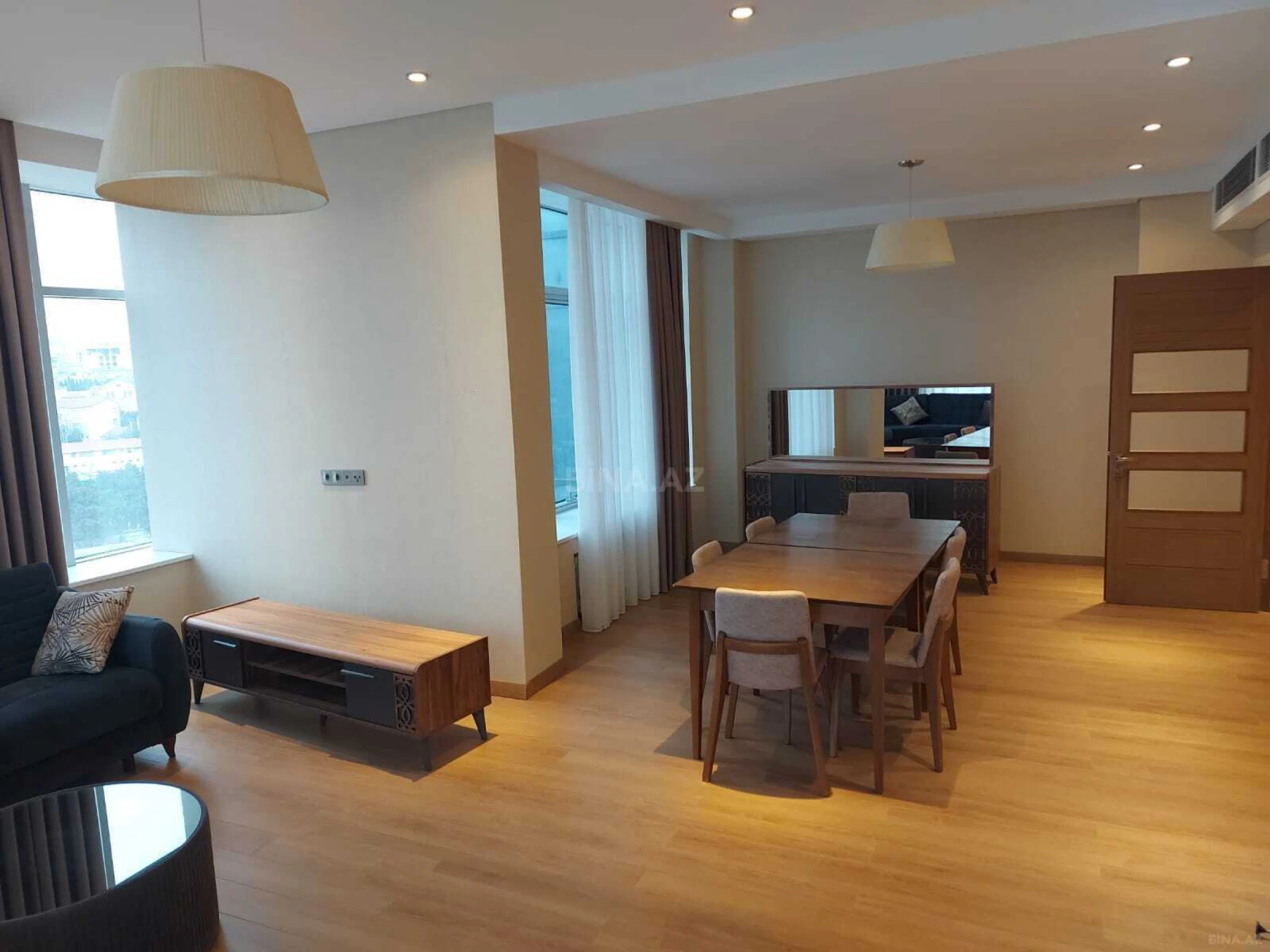 Kirayə verilir 4 otaqlı mənzil 201 m²