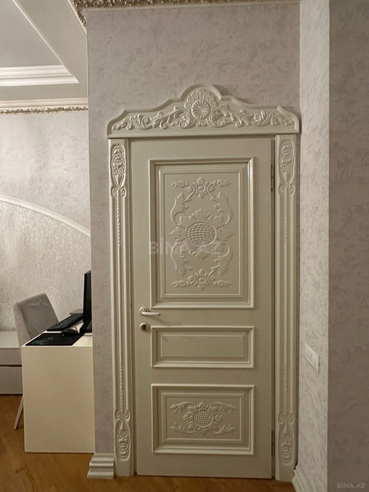 Satılır 3 otaqlı mənzil 138 m²