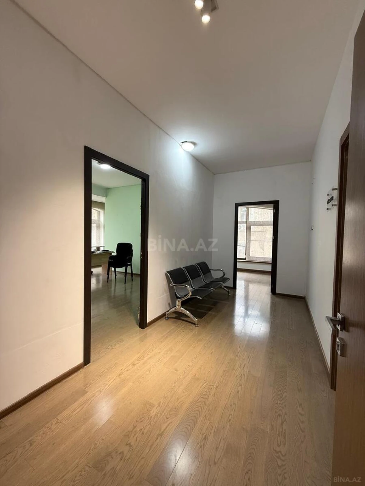 Kirayə verilir 7 otaqlı ofis 330 m²