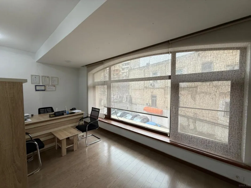 Kirayə verilir 7 otaqlı ofis 330 m²