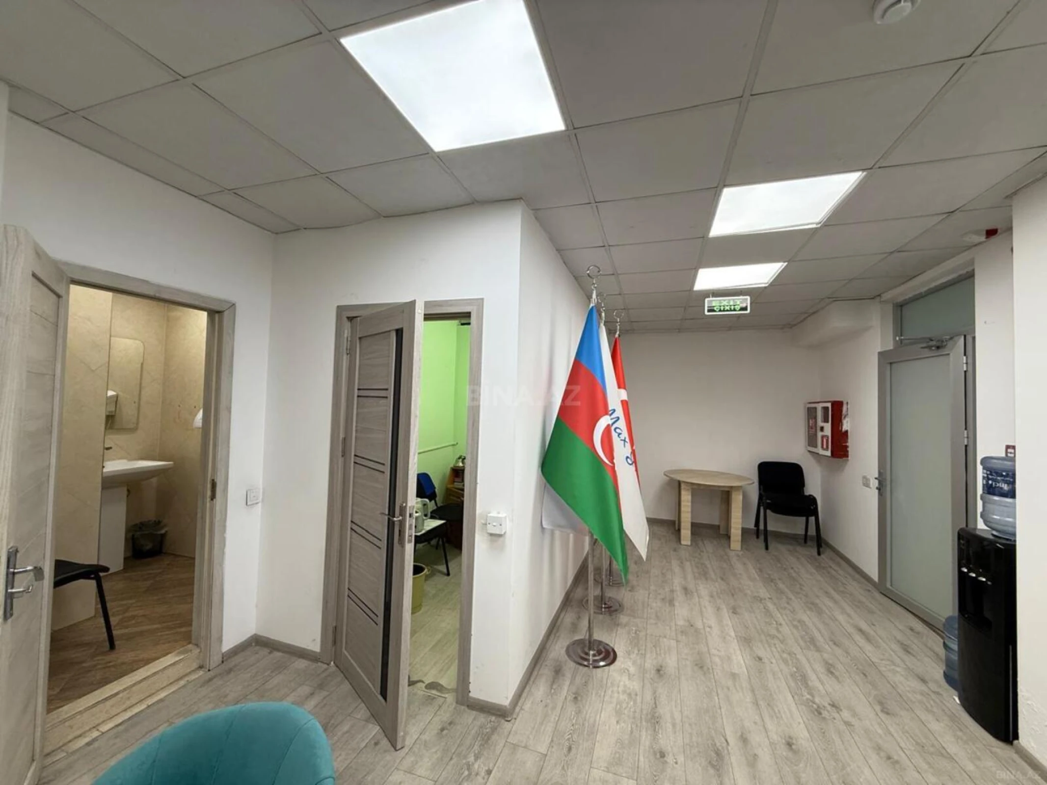 Kirayə verilir 7 otaqlı ofis 330 m²