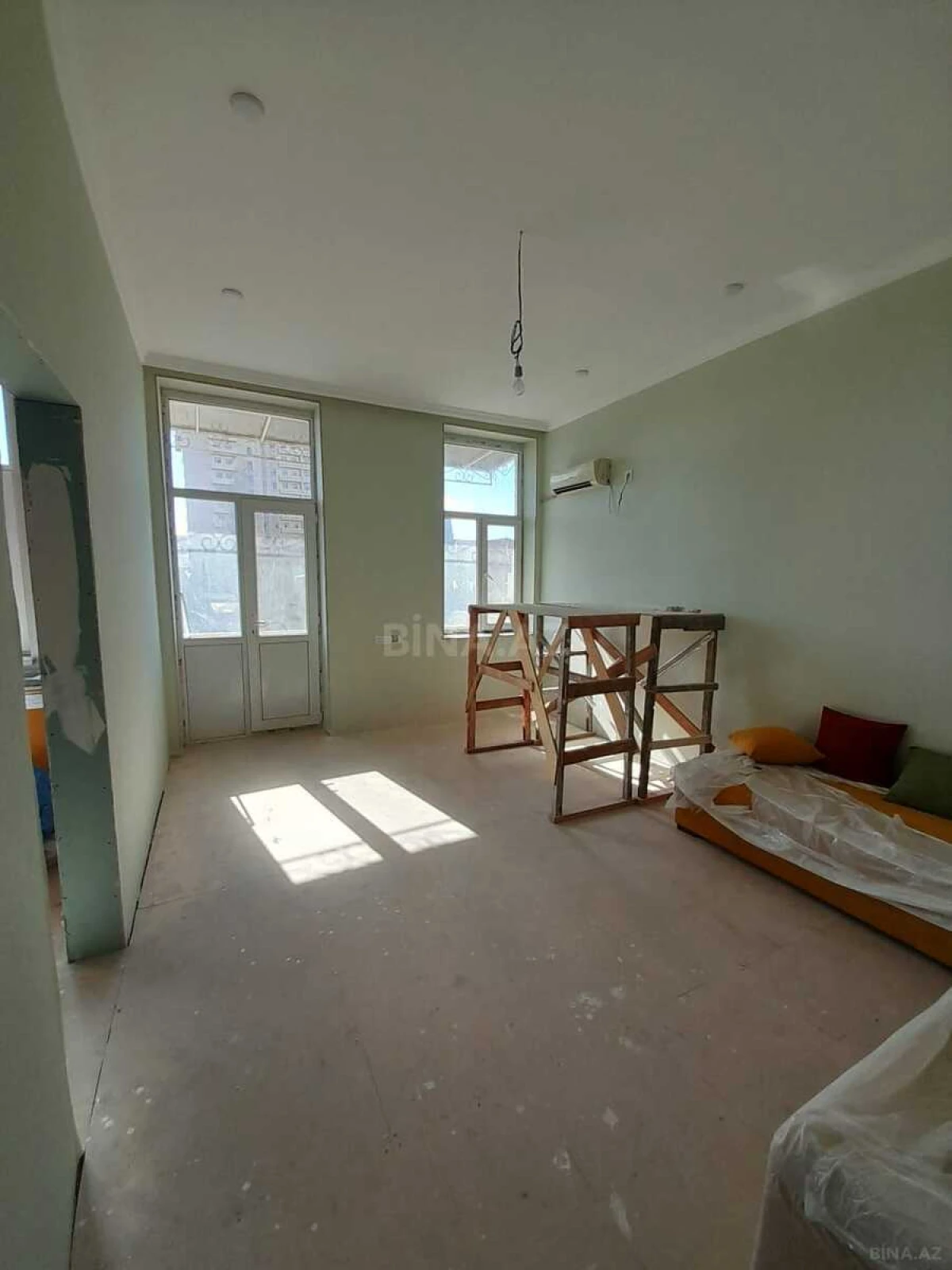 Satılır 3 otaqlı mənzil 82 m²