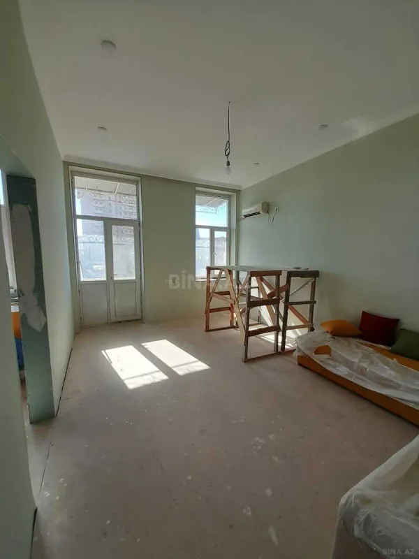 Satılır 3 otaqlı mənzil 82 m²