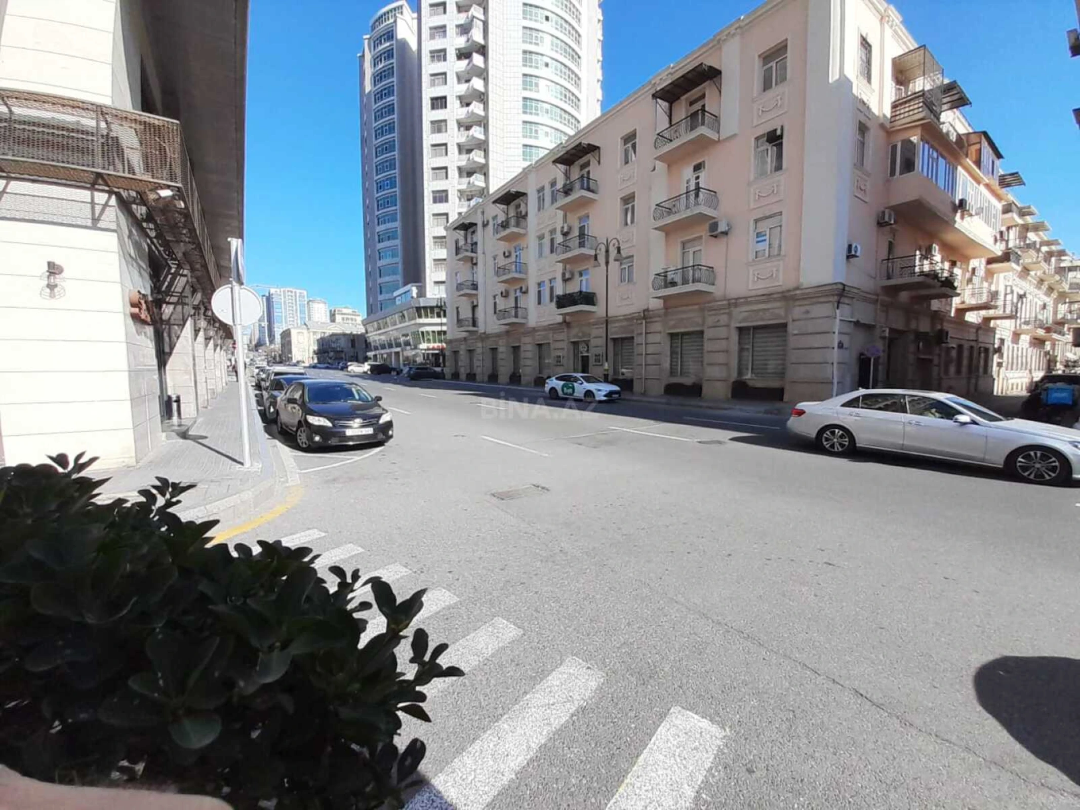 Satılır 3 otaqlı mənzil 82 m²