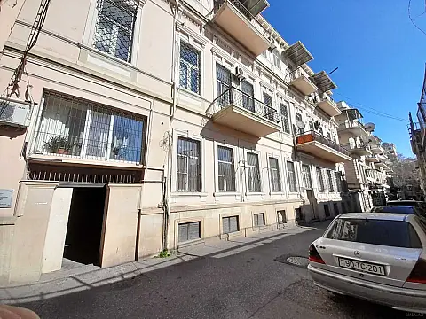 Satılır 3 otaqlı mənzil 82 m² — Bakı, Sahil qəs. 3 otaq 82.00 m²