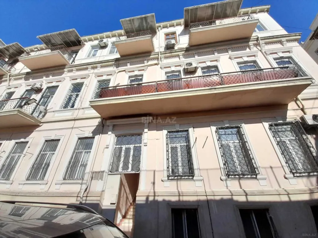 Satılır 3 otaqlı mənzil 82 m²