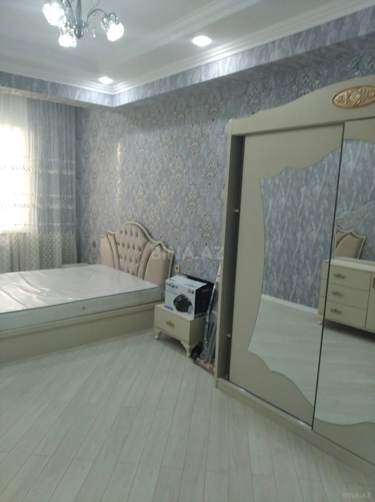 Kirayə verilir 2 otaqlı mənzil 80 m²
