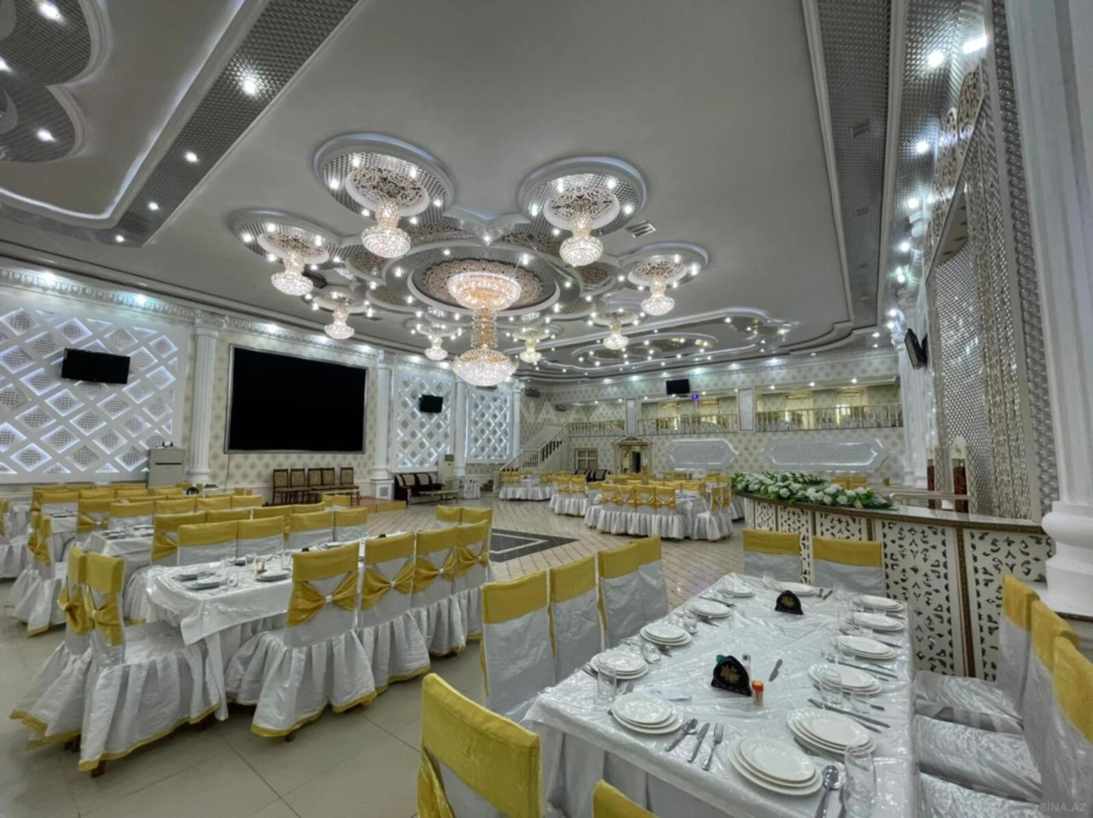 Satılır obyekt 1100 m²