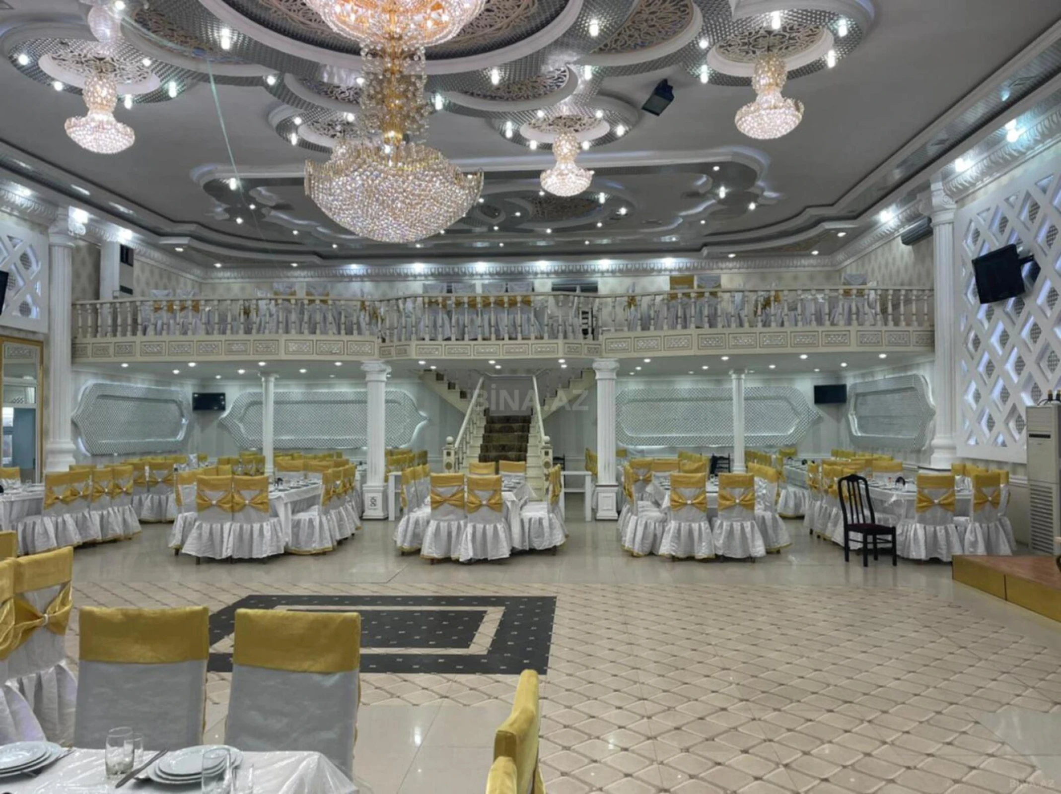 Satılır obyekt 1100 m²