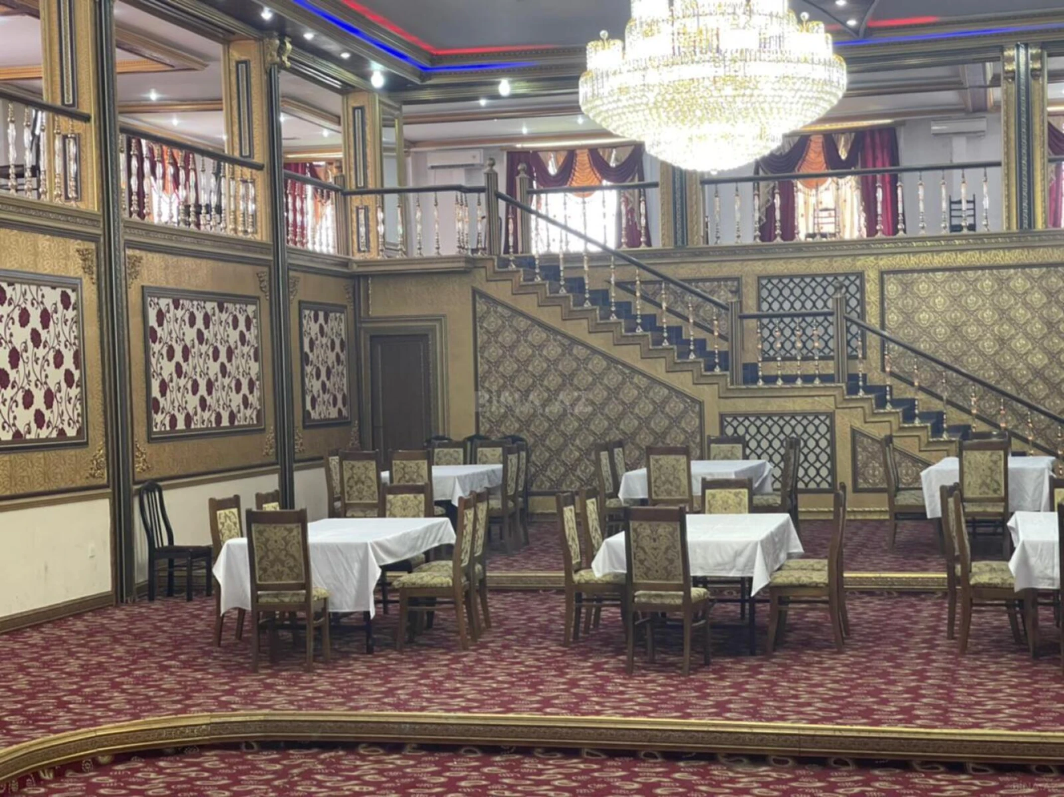 Satılır obyekt 1100 m²