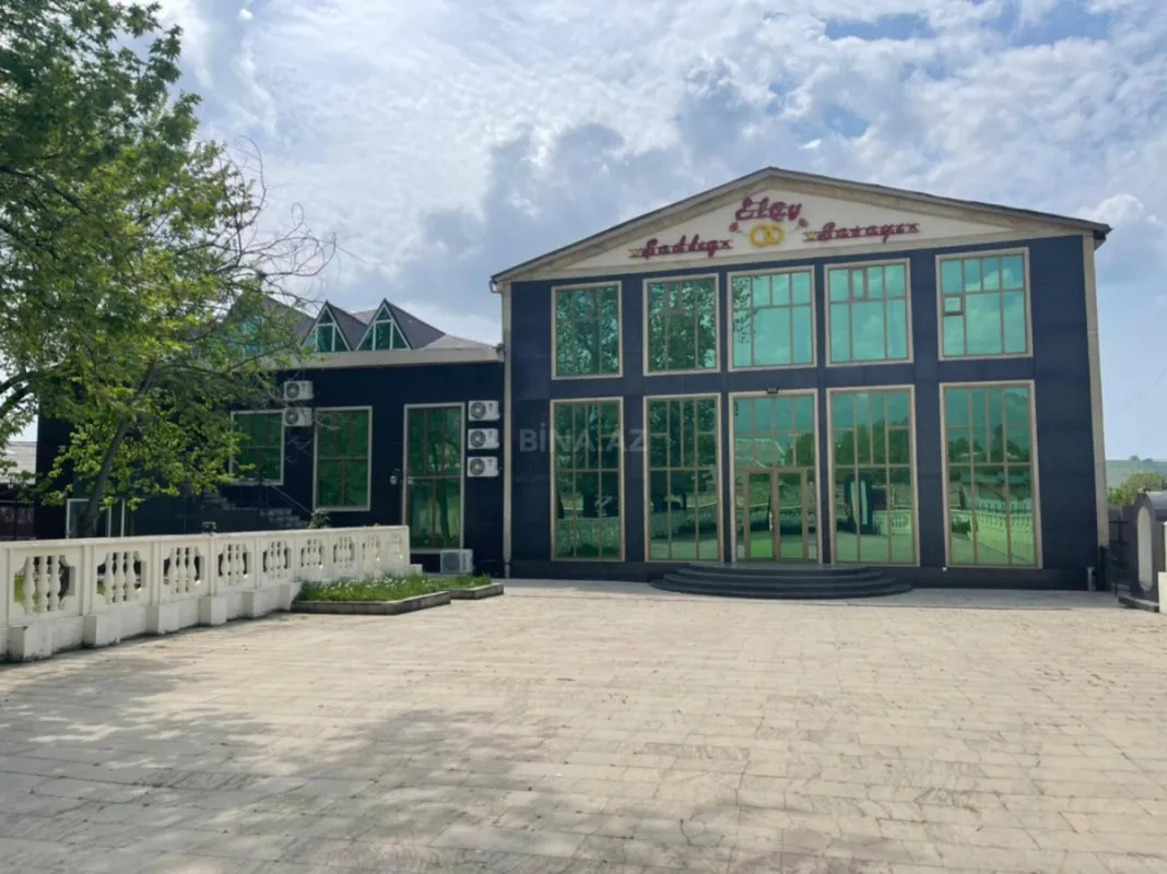 Satılır obyekt 1100 m²